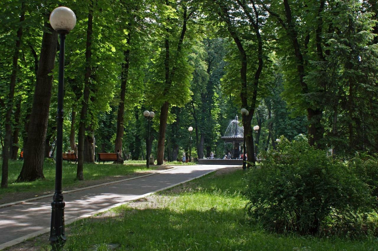 Independence Square - Khreschatyk. View On Independence Sq. Fountains Kiev Bagian luar foto